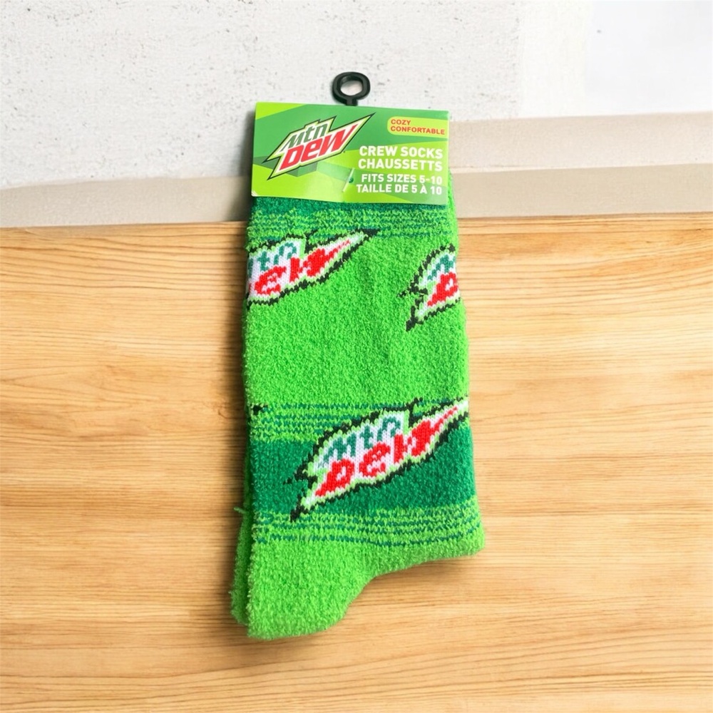 NEW Mountain Dew Cozy Comfortable Green Womens Crew Socks Shoe Sizes 5-10 Fluffy